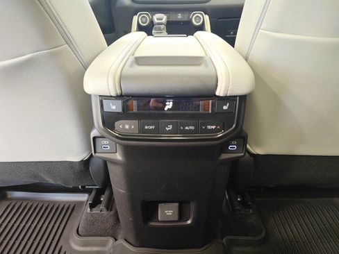 New 2026 Toyota Grand Highlander Limited image 33