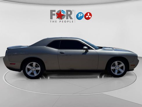 Used 2012 Dodge Challenger SXT image 6