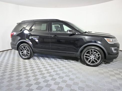 Used 2016 Ford Explorer Sport w/ Equipment Group 401A AWD/4WD image 8