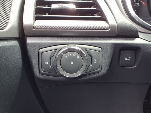 Used 2020 Ford Fusion SE AWD/4WD image 29