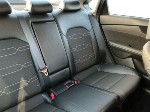 Used 2023 Kia Forte GT-Line image 18