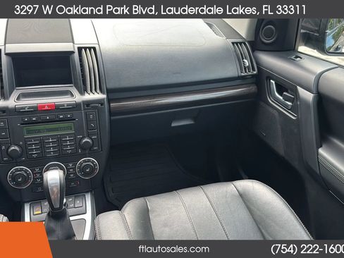 Used 2011 Land Rover LR2 HSE image 35