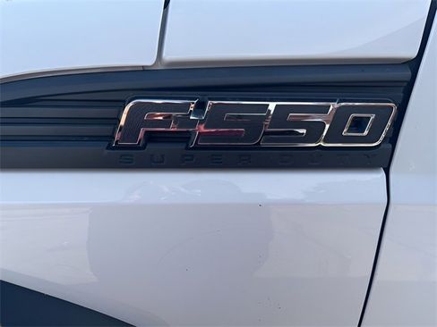 Used 2016 Ford F550 4x4 Regular Cab Super Duty image 7