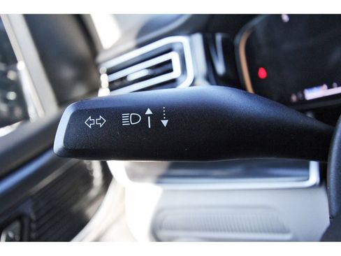 Used 2023 Jeep Wagoneer 4WD w/ Premium Group I image 22