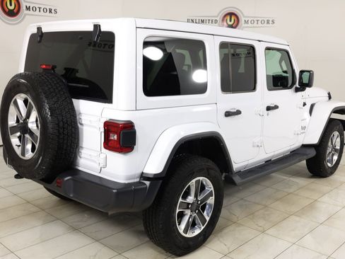 Used 2022 Jeep Wrangler Unlimited Sahara w/ LED Lighting Group AWD/4WD image 3