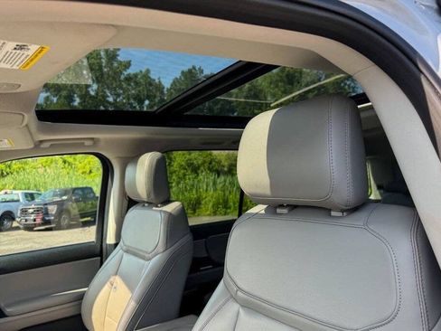 Used 2025 Ford Expedition Active AWD/4WD image 26