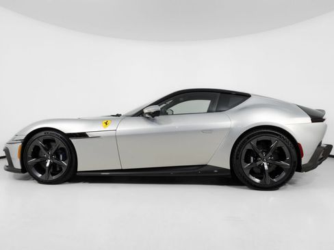 Used 2025 Ferrari 12Cilindri RWD image 3