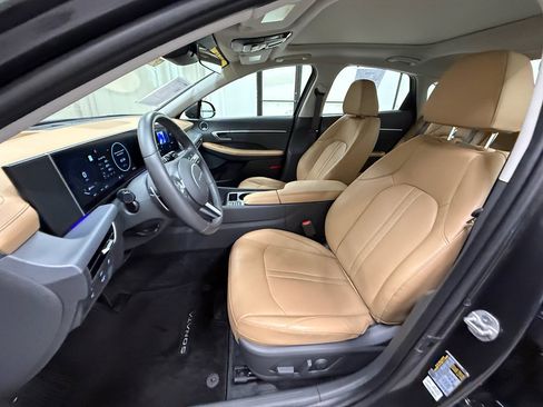 Used 2025 Hyundai Sonata Limited FWD image 25