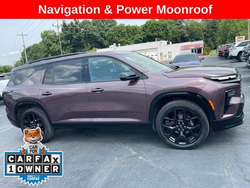 Used 2024 Chevrolet Traverse RS FWD image 1