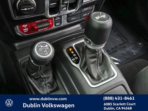 Used 2025 Jeep Wrangler Unlimited Rubicon 4xe w/ Safety Group AWD/4WD image 17