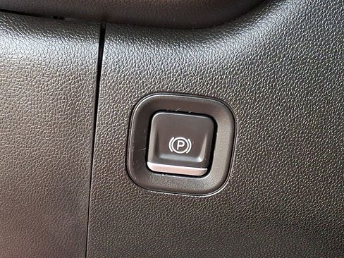 Certified 2022 Chevrolet Silverado 3500 W/T image 24