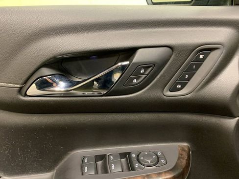 Used 2021 GMC Acadia Denali w/ Denali Technology Package image 32