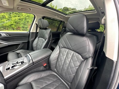 Used 2025 BMW X7 xDrive40i AWD/4WD image 23