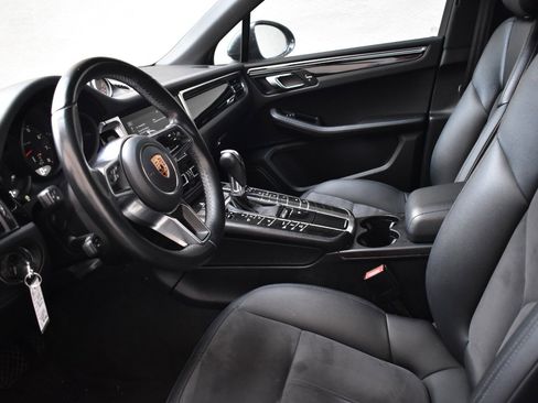 Used 2019 Porsche Macan image 16