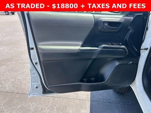 Used 2019 Toyota Tacoma SR AWD/4WD image 12