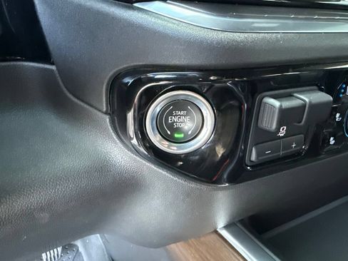 Used 2024 Chevrolet Silverado 2500 High Country w/ High Country Premium Package AWD/4WD image 18