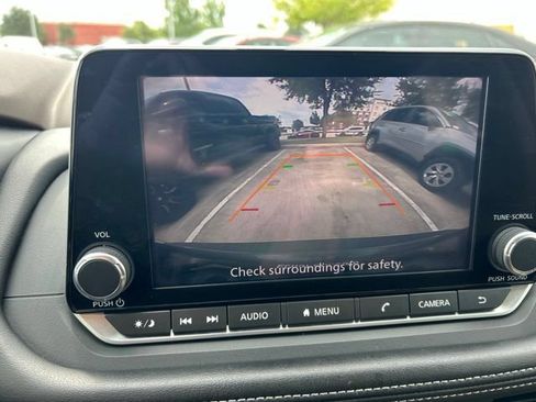 Used 2023 Nissan Rogue SV FWD image 14