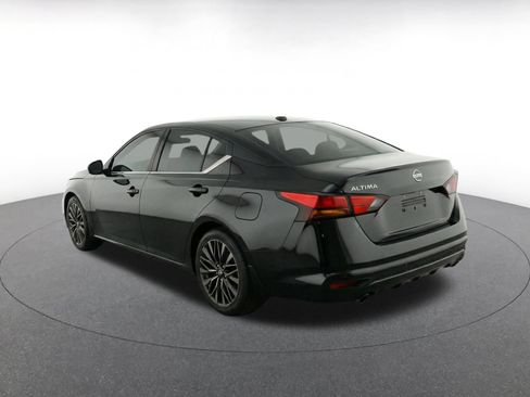 Used 2025 Nissan Altima 2.5 SV FWD image 7
