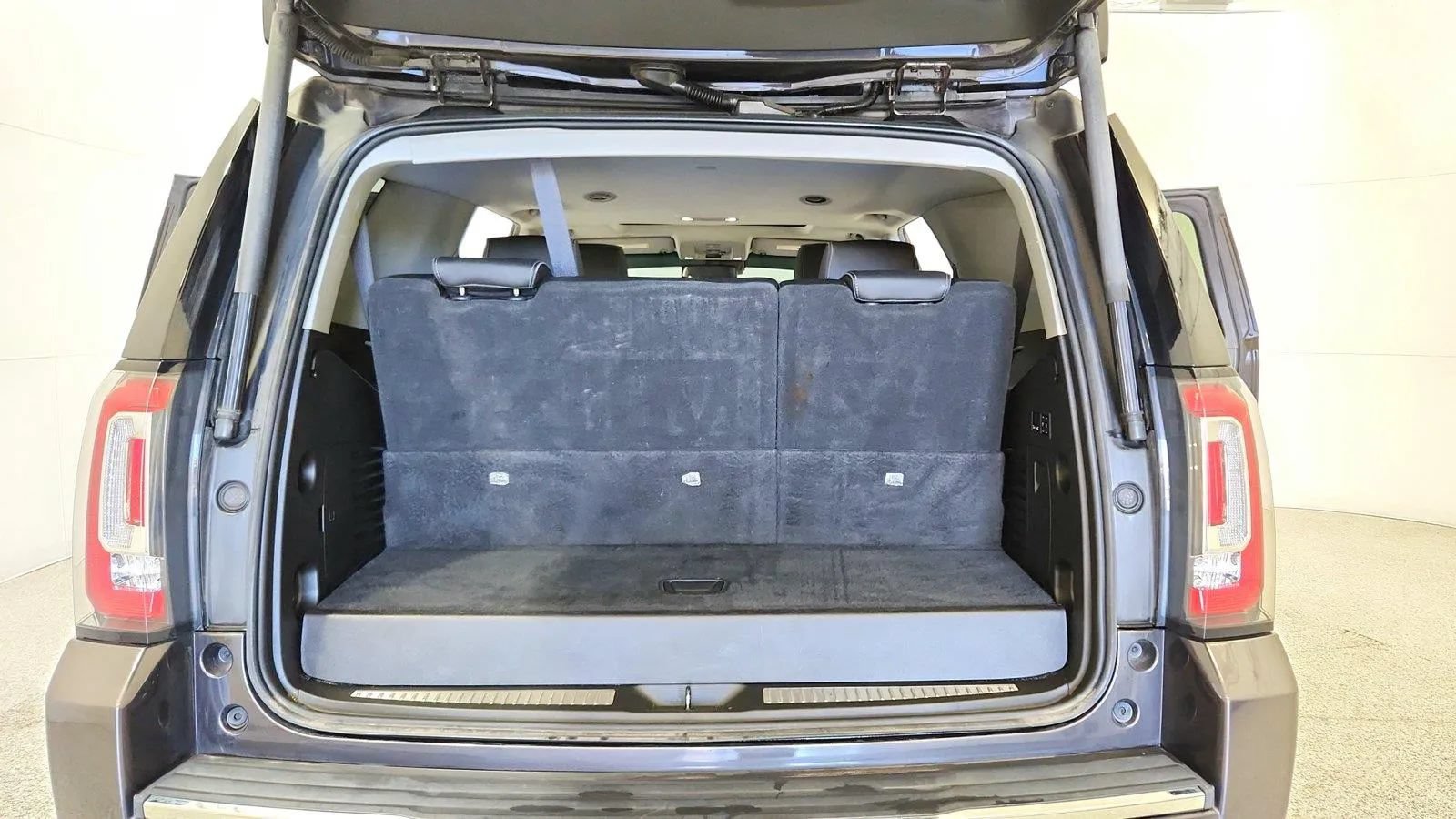 Used 2018 GMC Yukon Denali AWD/4WD image 14