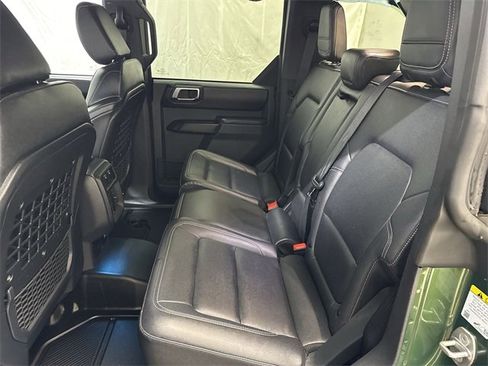 Used 2025 Ford Bronco Badlands image 12