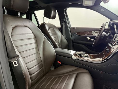 Used 2018 Mercedes-Benz GLC 300 4MATIC image 26
