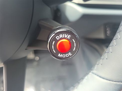 Used 2025 Porsche 911 Carrera 4 GTS image 33