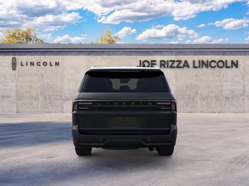 New 2026 Lincoln Navigator Premiere AWD/4WD image 5