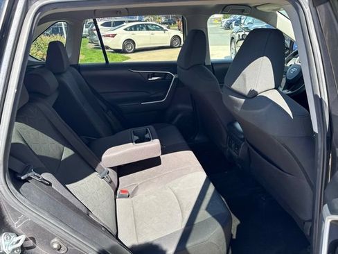 Used 2024 Toyota RAV4 XLE FWD image 30