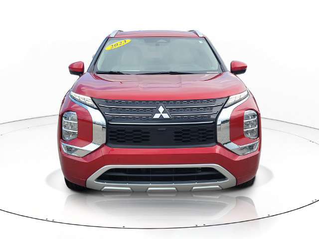 Used 2023 Mitsubishi Outlander SEL FWD image 2