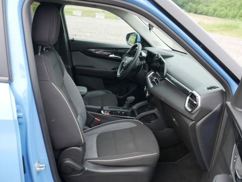 Used 2024 Chevrolet TrailBlazer LT FWD image 23