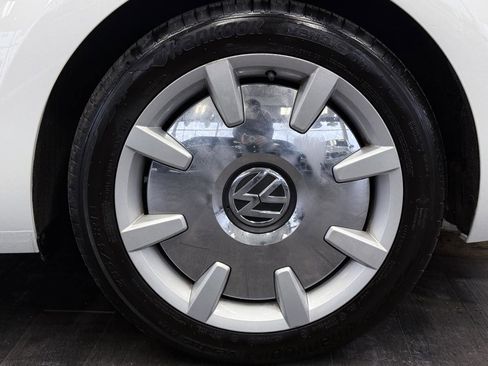 Used 2018 Volkswagen Beetle 2.0T SE image 33