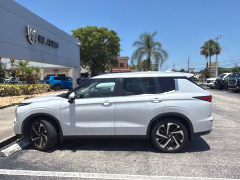 Used 2022 Mitsubishi Outlander SE FWD image 8