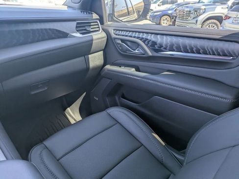 Used 2023 GMC Yukon Denali RWD image 20