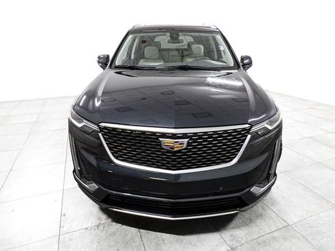 Used 2021 Cadillac XT6 Premium Luxury FWD image 3
