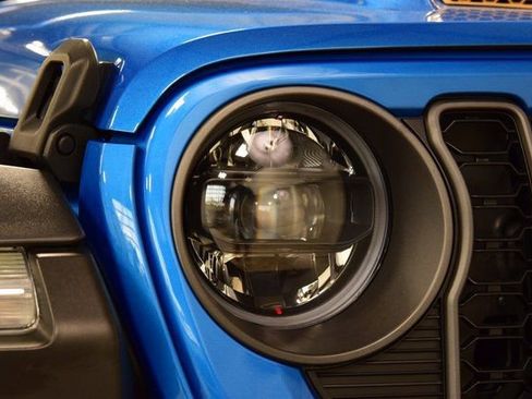 Used 2024 Jeep Gladiator Rubicon w/ Convenience Group image 10