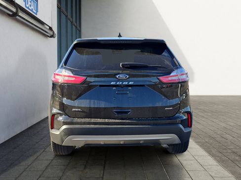 Certified 2023 Ford Edge SEL w/ Convenience Package image 4