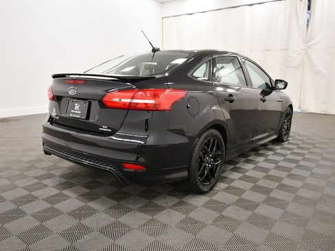 Used 2016 Ford Focus SE w/ SE Sport Package FWD image 8