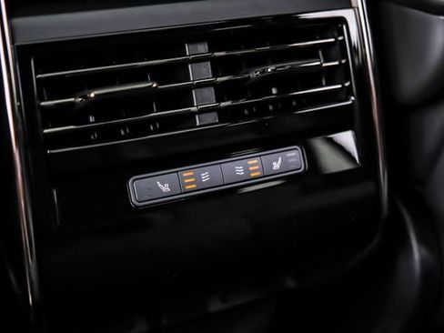 Used 2025 Land Rover Range Rover Sport AWD/4WD image 46