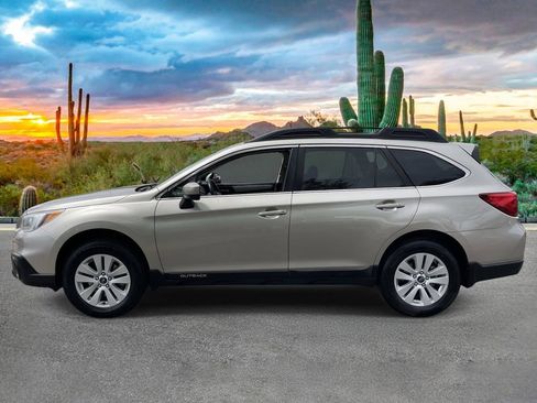 Used 2015 Subaru Outback 2.5i Premium AWD/4WD image 6