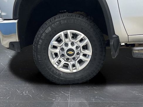 Used 2022 Chevrolet Silverado 2500 LT w/ Convenience Package image 38