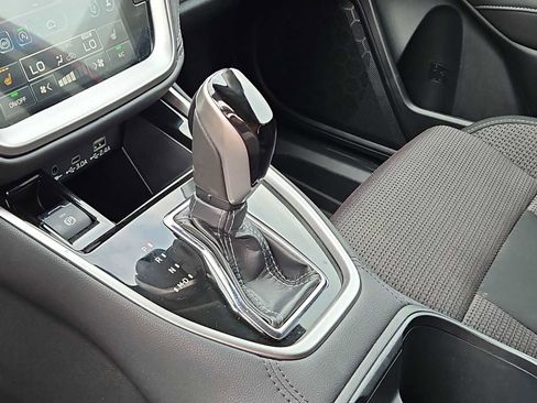 Used 2024 Subaru Outback Premium image 20