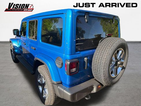 Used 2021 Jeep Wrangler Unlimited Sahara w/ Cold Weather Group AWD/4WD image 6
