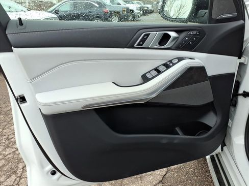 Used 2023 BMW X7 xDrive40i w/ Executive Package AWD/4WD image 14