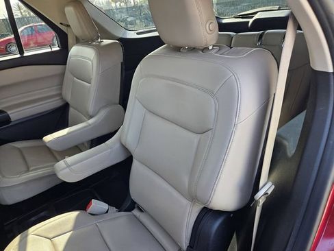 Used 2020 Ford Explorer XLT RWD image 10