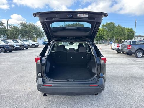 Used 2022 Toyota RAV4 XLE w/ Convenience Package FWD image 27