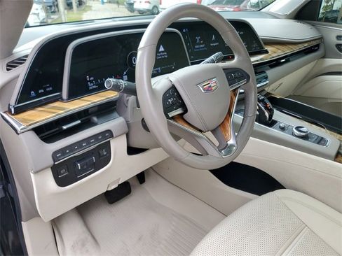 Certified 2021 Cadillac Escalade Premium Luxury Platinum image 18