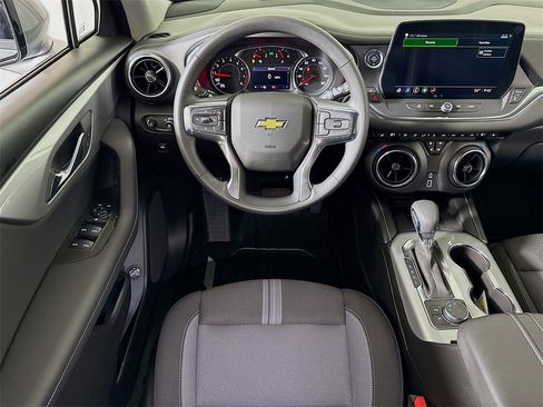 Certified 2025 Chevrolet Blazer LT w/ Convenience Package image 20
