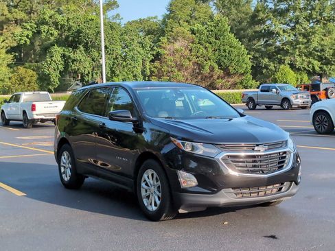 Used 2020 Chevrolet Equinox LT w/ Driver Convenience Package FWD image 9