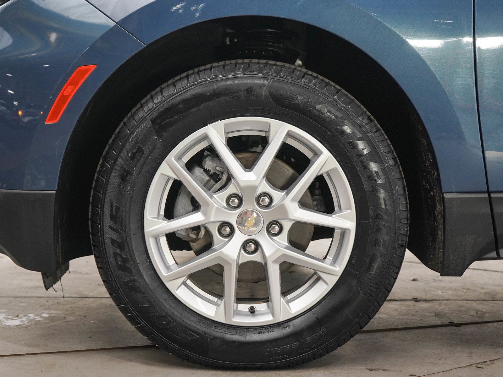 Used 2024 Chevrolet Equinox LT AWD/4WD image 30