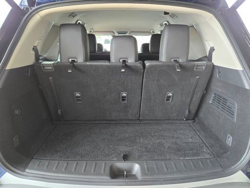 Used 2025 Nissan Pathfinder SL image 16